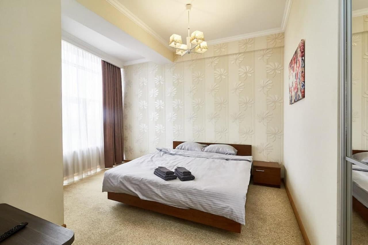 Ultracentral Spacious Apartment Chisinau Bagian luar foto